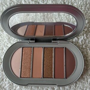 BNIB— r.e.m. beauty Midnight Shadows Eyeshadow Palette- Babydoll